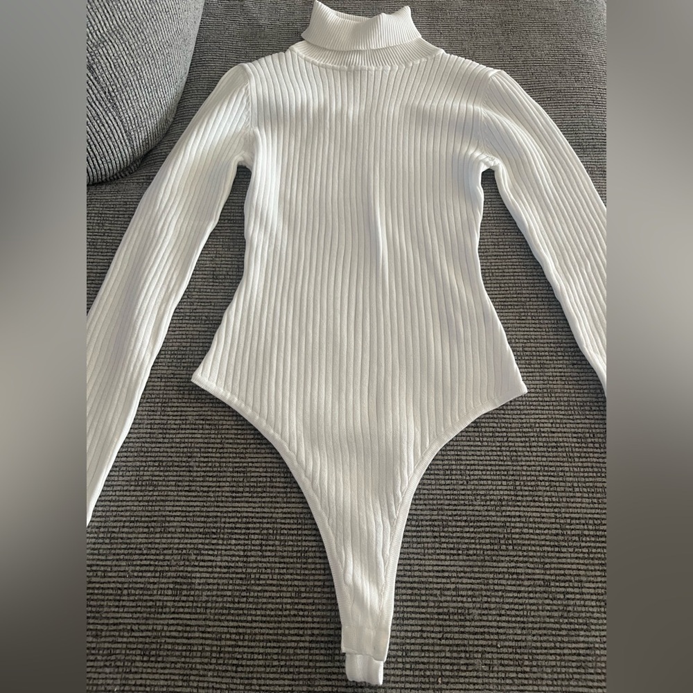 Love Tree White Ribbed Knit body suit NWOT